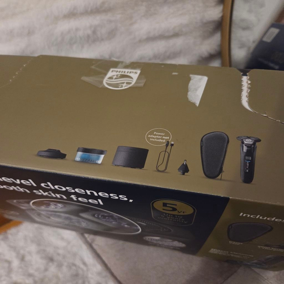 Men's Philips Norelco Shaver 8000 One Size Black Gold BRAND NEW JUST L OPEN BOX - Picture 8 of 8